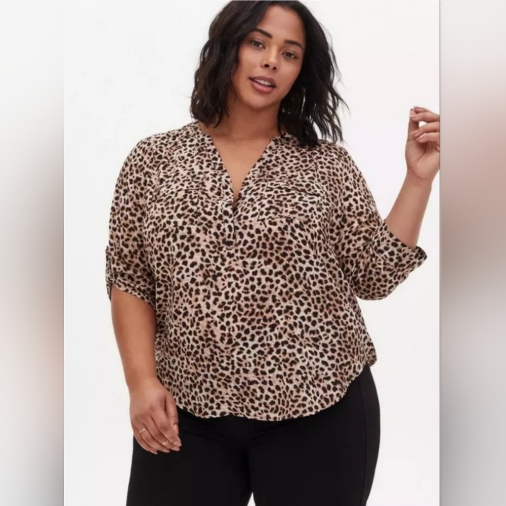 TORRID Bundle Of 2 Cheetah Print & Romantic Floral 3/4 Sleeve Blouses Size 2X - Picture 2 of 14